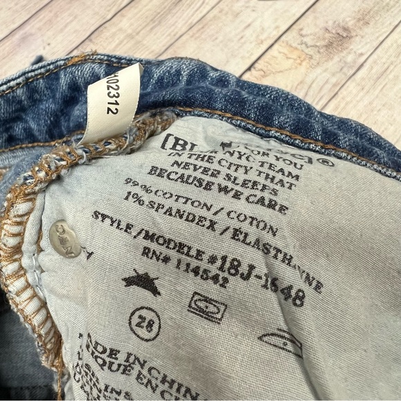 Blank NYC Denim Fray For Days Light Wash Relaxed Skinny Jean Women's Size 28 - Picture 8 of 11